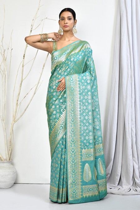 Nazaakat by Samara Singh Green Banarasi Silk Woven Floral Patterned Saree With Running Blouse Fabric