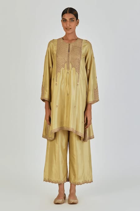 Lajjoo C Green Silk Embroidered Marodi Round Indrani Pastel Kurta With Pant 