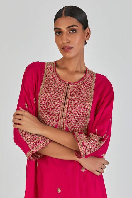 Lajjoo C Red Silk Embroidered Marodi Round Indrani Sequin Embellished Kurta With Pant Online at Aza Fashions Lajjoo C_Red Silk Embroidered Marodi Round Indrani Sequin Embellished Kurta With Pant _Online_at_Aza_Fashions