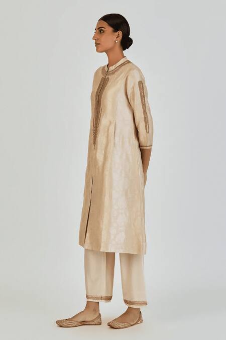 Lajjoo C_Ivory Brocade Woven Marodi Mandarin Collar Razia Silk Floral Kurta With Pant _at_Aza_Fashions