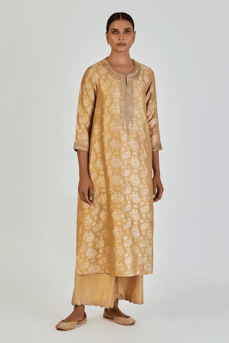 Lajjoo C Danika Brocade Floral Kurta With Pant 