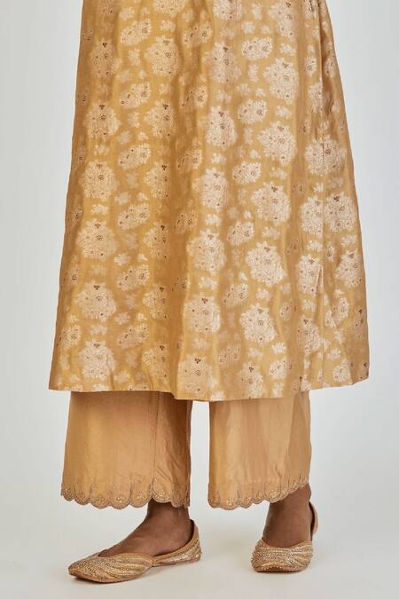 Lajjoo C Gold Brocade Woven Marodi Round Danika Floral Kurta With Pant Online at Aza Fashions Lajjoo C_Gold Brocade Woven Marodi Round Danika Floral Kurta With Pant _Online_at_Aza_Fashions