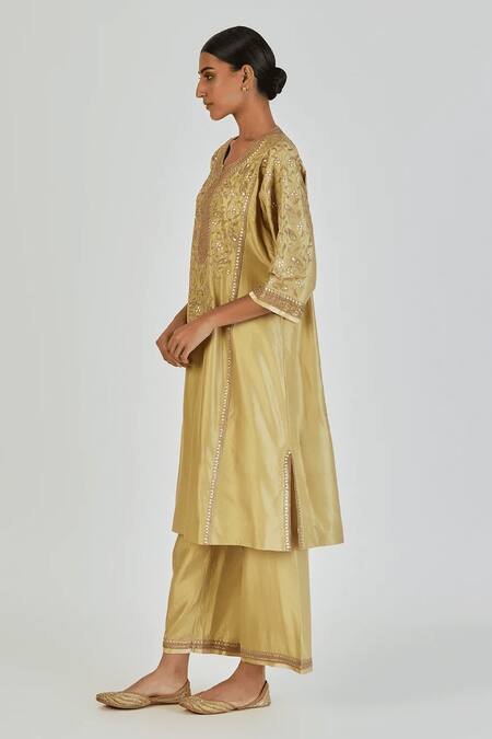 Lajjoo C Green Silk Embroidery Marodi U Neck Ronak Paisley Vine Kurta With Palazzo Online at Aza Fashions Lajjoo C_Green Silk Embroidery Marodi U Neck Ronak Paisley Vine Kurta With Palazzo _Online_at_Aza_Fashions