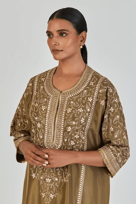 Lajjoo C Green Silk Embroidery Marodi U Neck Ronak Bahar Vine Kurta With Palazzo at Aza Fashions Lajjoo C_Green Silk Embroidery Marodi U Neck Ronak Bahar Vine Kurta With Palazzo _at_Aza_Fashions