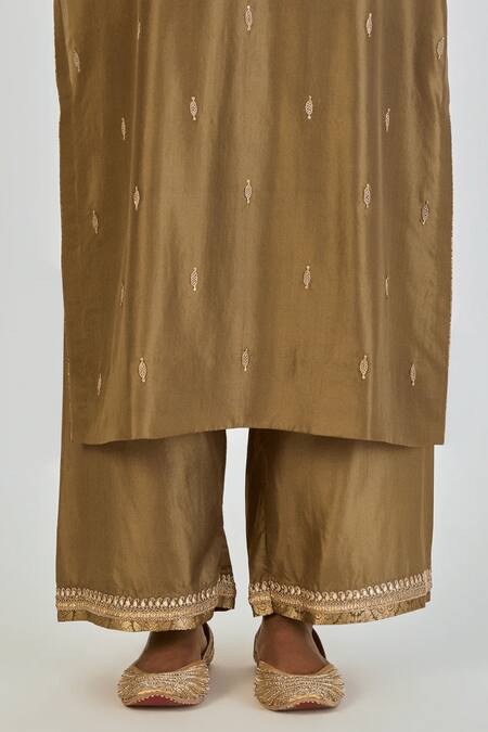 Buy_Lajjoo C_Green Silk Embroidery Marodi U Neck Shrisha Persian Vine Kurta With Palazzo _Online_at_Aza_Fashions