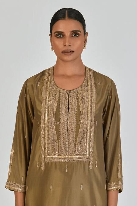 Shop_Lajjoo C_Green Silk Embroidery Marodi U Neck Shrisha Persian Vine Kurta With Palazzo _Online_at_Aza_Fashions