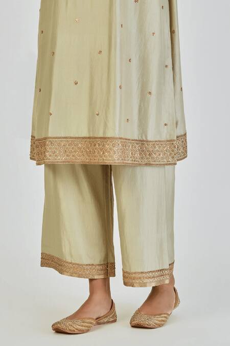 Buy_Lajjoo C_Green Silk Embroidery Marodi U Neck Shrisha Branchlet Vine Kurta With Palazzo 