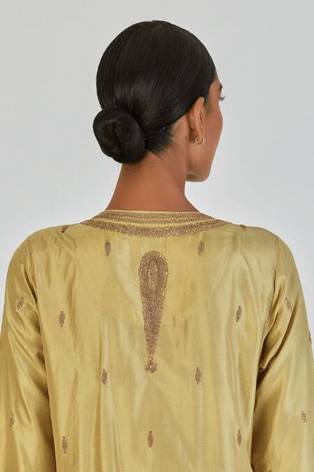 Buy_Lajjoo C_Green Silk Embroidery Marodi U Neck Shrisha Twiner Vine Kurta With Palazzo _Online_at_Aza_Fashions