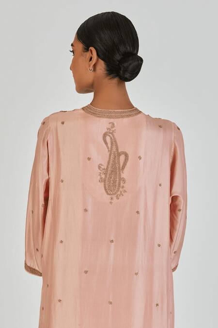 Buy_Lajjoo C_Pink Silk Embroidery Marodi V Neck Barkha Paisley Gul Kurta With Palazzo _Online_at_Aza_Fashions