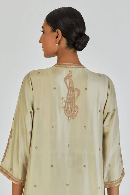 Buy_Lajjoo C_Green Silk Embroidery Marodi V Neck Barkha Gul Kurta With Palazzo _Online_at_Aza_Fashions