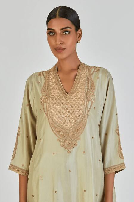 Lajjoo C_Green Silk Embroidery Marodi V Neck Barkha Gul Kurta With Palazzo _at_Aza_Fashions