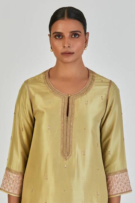 Lajjoo C_Green Silk Embroidery Marodi Round Almas Clover Jaal Kurta With Sharara _Online_at_Aza_Fashions