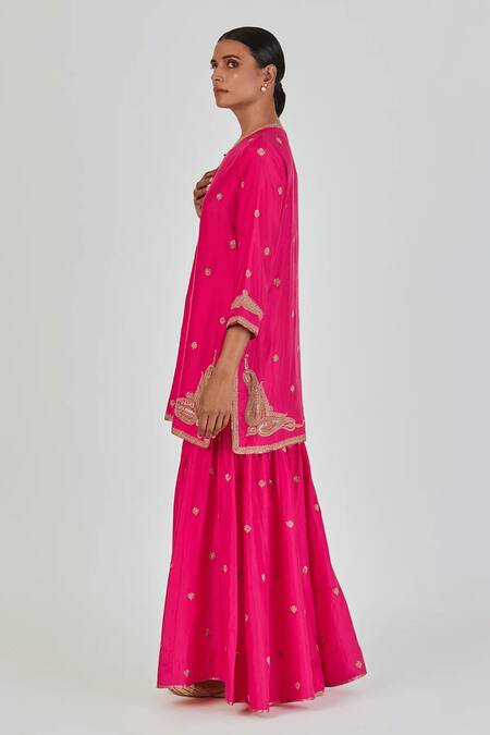 Lajjoo C_Pink Silk Embroidery Marodi Round Adiya Wildflora Kurta With Palazzo _Online_at_Aza_Fashions