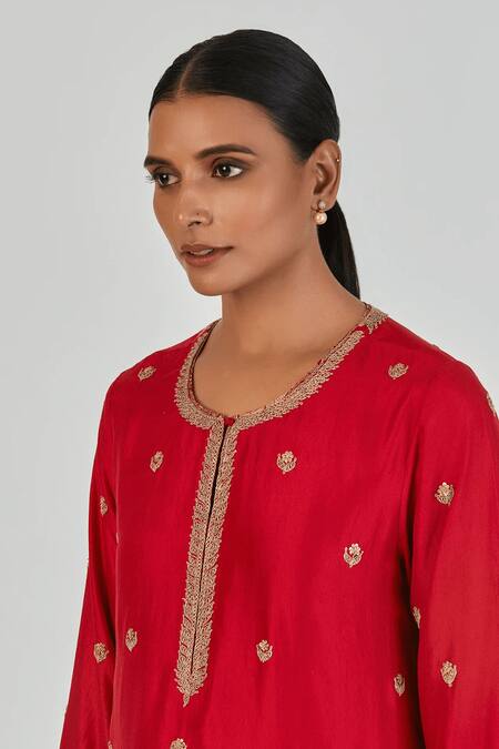 Buy_Lajjoo C_Red Silk Embroidery Marodi Round Adiya Floweret Kurta With Palazzo _Online_at_Aza_Fashions