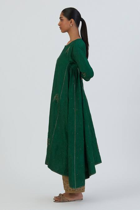Lajjoo C_Green Silk Embroidered Parrot Round Sujata Aari Kurta And Pant Set _Online_at_Aza_Fashions