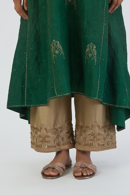 Lajjoo C_Green Silk Embroidered Parrot Round Sujata Aari Kurta And Pant Set _at_Aza_Fashions