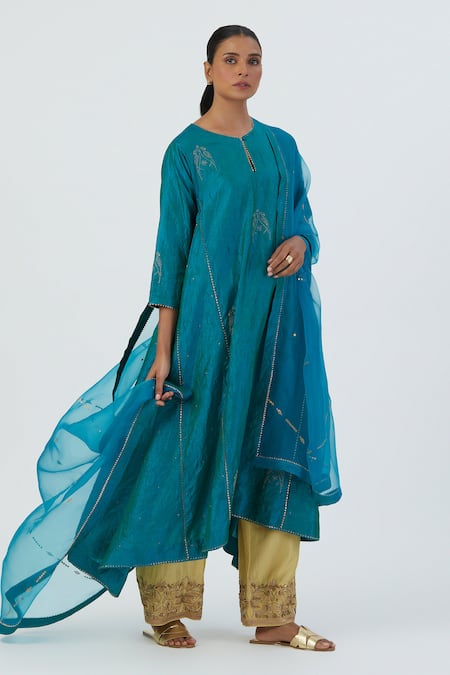 Buy_Lajjoo C_Blue Silk Embroidered Parrot Round Sujata Aari Kurta And Pant Set _Online_at_Aza_Fashions