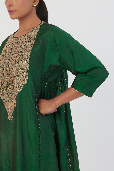 Shop_Lajjoo C_Green Silk Embroidered Round Smita Yoke Kurta And Pant Set _Online_at_Aza_Fashions