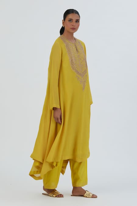 Lajjoo C_Yellow Kurta- Chiffon Embroidered Zardozi Round Zoya And Pant Set _Online_at_Aza_Fashions