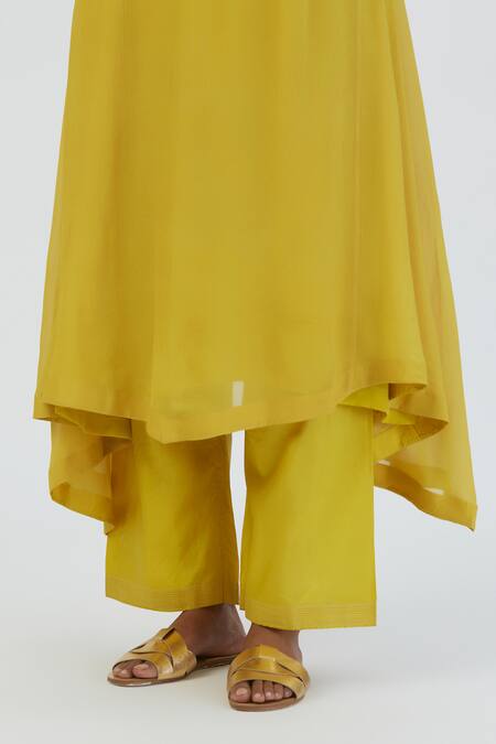 Lajjoo C_Yellow Kurta- Chiffon Embroidered Zardozi Round Zoya And Pant Set _at_Aza_Fashions