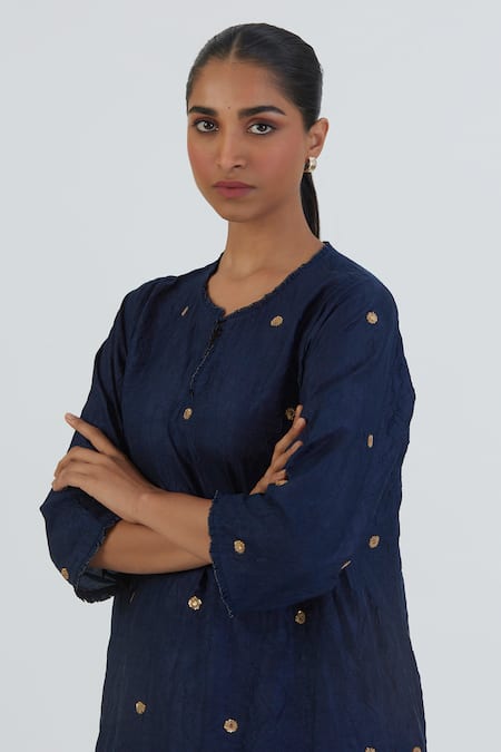 Lajjoo C_Blue Silk Embroidered Zardozi Notched Zara Kurta And Pant Set _at_Aza_Fashions