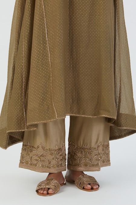 Lajjoo C_Green Chanderi, Silk Embroidery Round Neck Jaya Placket Kurta And Pant Set _at_Aza_Fashions