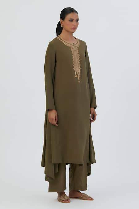 Lajjoo C Green Kurta- Crepe Embroidered Zardozi Round Sahej Yoke And Pant Set 