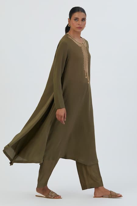 Lajjoo C_Green Crepe, Silk Zari Round Sahej Zardozi Embroidered Yoke Kurta And Pant Set _at_Aza_Fashions