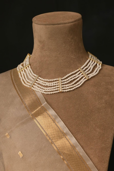 Totapari_White Vaijayanti Embellished Necklace _Online_at_Aza_Fashions