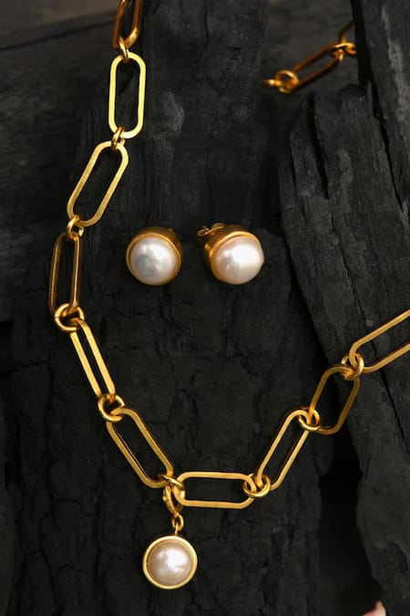 Shop Totapari White Pearls Linked Embellished Necklace Set at Aza Fashions Shop_Totapari_White Pearls Linked Embellished Necklace Set _at_Aza_Fashions