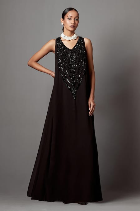 Mala and Kinnary Black Georgette Embellished Crystal V-neck Bead Scallop Pattern Gown 