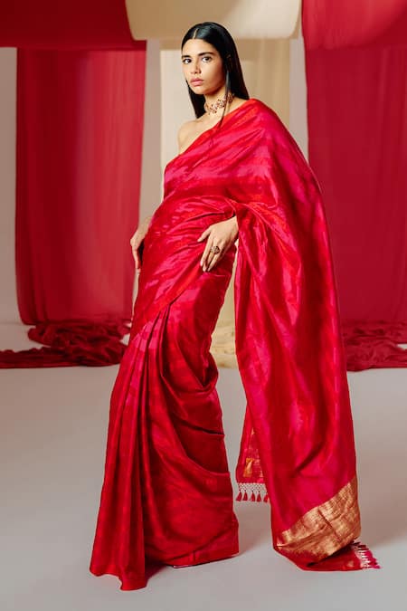 Ekaya Banaras Silk Flower Stripe Woven Saree With Unstitched Blouse Piece 
