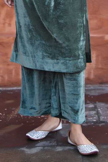 NUHH_Green Velvet Embroidery Round Neck Ambrosia Aari Kurta With Pant _Online_at_Aza_Fashions