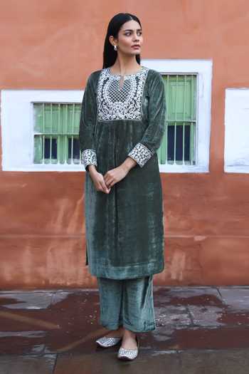 Buy_NUHH_Green Velvet Embroidery Round Neck Ambrosia Aari Kurta With Pant _Online_at_Aza_Fashions