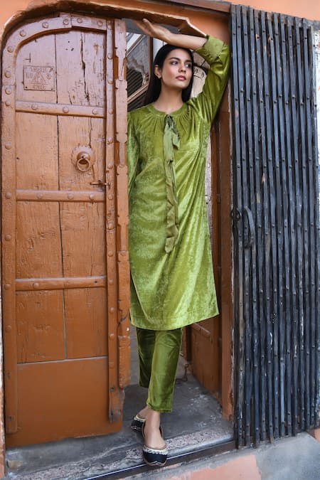 NUHH_Green Velvet Collared Satin Tie-up Kurta With Pant _Online_at_Aza_Fashions