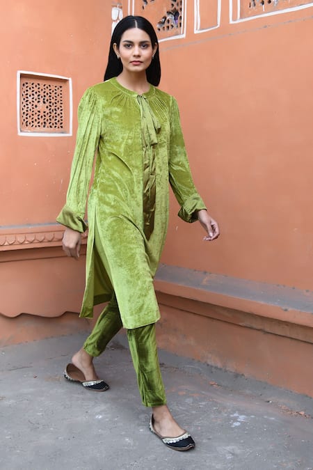 NUHH_Green Velvet Collared Satin Tie-up Kurta With Pant _at_Aza_Fashions