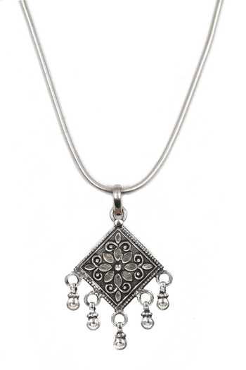 Sangeeta Boochra Diamond Carved Oxidized Pendant Chain Necklace 