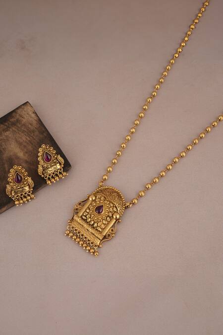 Smars Jewelry_Gold Plated Ruby Stone Embellished Carved Pendant Necklace Set_Online_at_Aza_Fashions