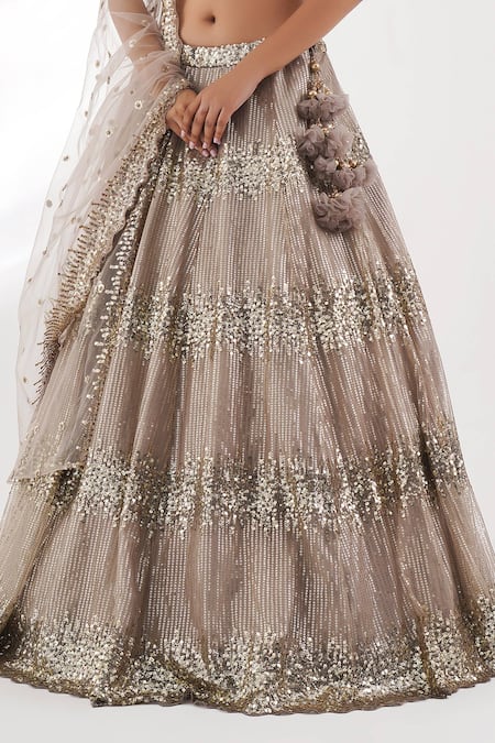 Chaashni By Maansi And Ketan_Gold Net Sequins, Beads Sweetheart Neck Cluster Embellished Lehenga Set _Online_at_Aza_Fashions