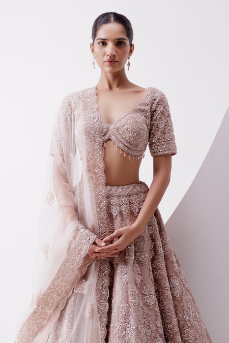 Istya Peach Organza Beads, Embroidery V-neck Floral Sequin Bridal Lehenga Set Online at Aza Fashions Istya_Peach Organza Beads, Embroidery V-neck Floral Sequin Bridal Lehenga Set _Online_at_Aza_Fashions