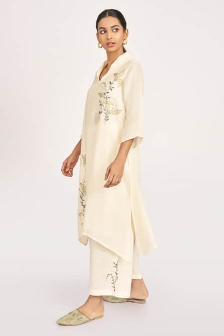 Kaveri Off White 100% Linen Hand Embroidered 3d Honey Suckle Fly Free Tunic