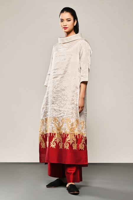 Shop_Taika By Poonam Bhagat_White Chanderi Tissue Horse Applique Work Kurta And Flared Pant Set  _Online_at_Aza_Fashions