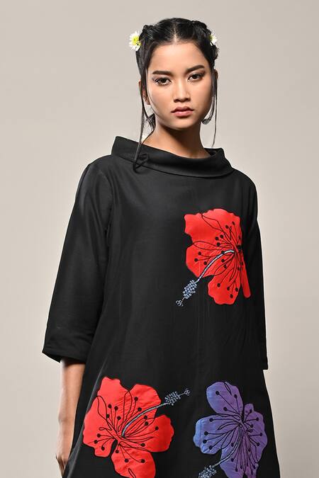 Taika By Poonam Bhagat_Black Silk Applique Round Neck Hibiscus Work Kurta And Flared Pant Set _Online_at_Aza_Fashions