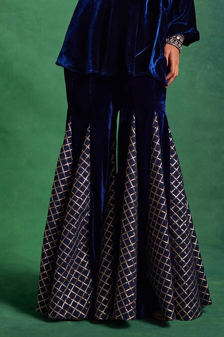 Label Sanya Gulati Blue , Satin Floral Placement Peplum Kurta With Embellished Godet Pant Online at Aza Fashions Label Sanya Gulati_Blue , Satin Floral Placement Peplum Kurta With Embellished Godet Pant _Online_at_Aza_Fashions