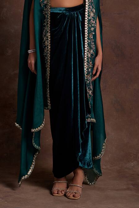 Label Sanya Gulati Green , Organza Sequins, Floral Vine Embroidered Cape Draped Skirt Set Online at Aza Fashions Label Sanya Gulati_Green , Organza Sequins, Floral Vine Embroidered Cape Draped Skirt Set _Online_at_Aza_Fashions