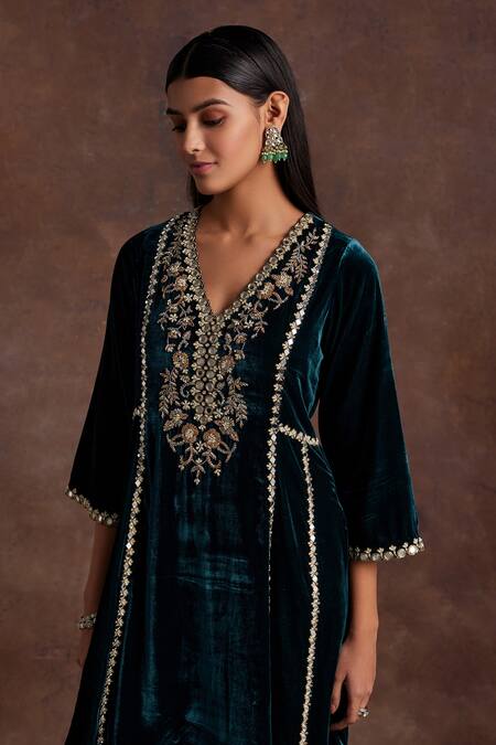 Shop Label Sanya Gulati Green Silk, Velvet, Chiffon Sequins, Mirrorwork Embellished Kurta Pant Set Online at Aza Fashions Shop_Label Sanya Gulati_Green Silk, Velvet, Chiffon Sequins, Mirrorwork Embellished Kurta Pant Set _Online_at_Aza_Fashions