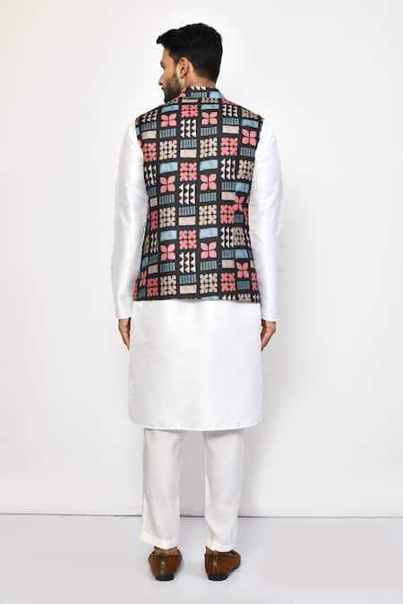 Shop Arihant Rai Sinha Black Linen, Cotton Embroidery Thread Bundi at Aza Fashions Shop_Arihant Rai Sinha_Black Linen, Cotton Embroidery Thread Bundi_at_Aza_Fashions