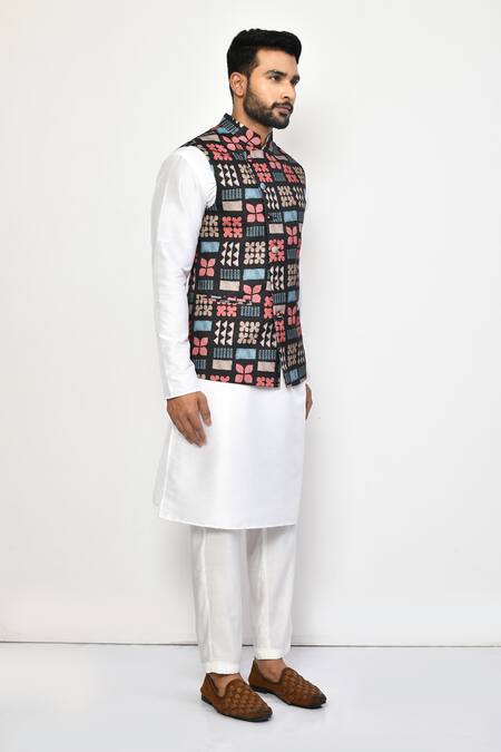 Arihant Rai Sinha Black Linen, Cotton Embroidery Thread Bundi at Aza Fashions Arihant Rai Sinha_Black Linen, Cotton Embroidery Thread Bundi_at_Aza_Fashions