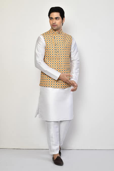 Arihant Rai Sinha Paisley Checkered Print Bundi 