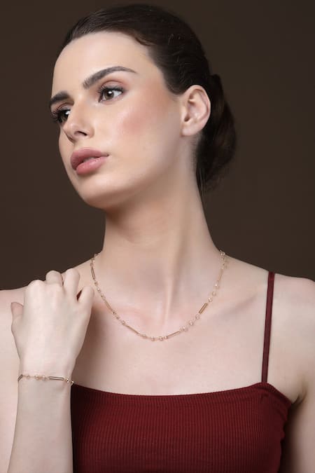 Dugran By Dugristyle Pearls & Stones Embellished Necklace 